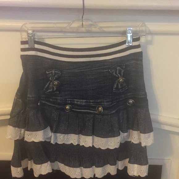 Gorgeous skirt - Picture 1 of 4